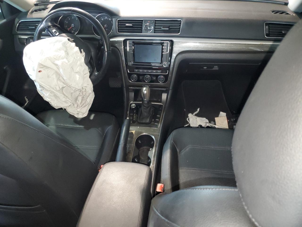 2017 Volkswagen Passat VIN 1VWBT7A30HC077685 Copart auction photo, front end damage thumbnail 8