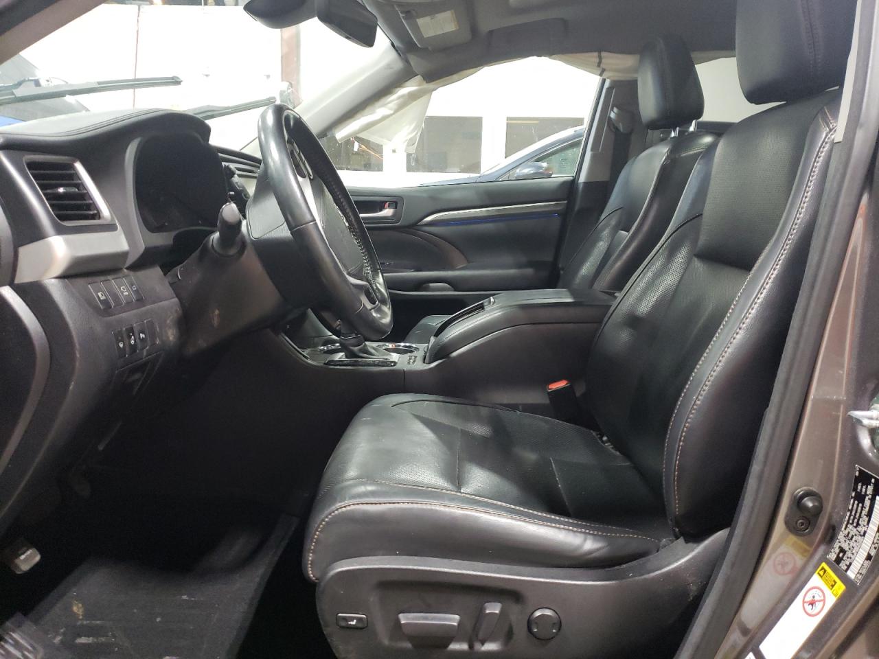 2017 Toyota Highlander VIN 5TDDGRFH9HS035904 Copart auction photo, side / rear end damage thumbnail 7