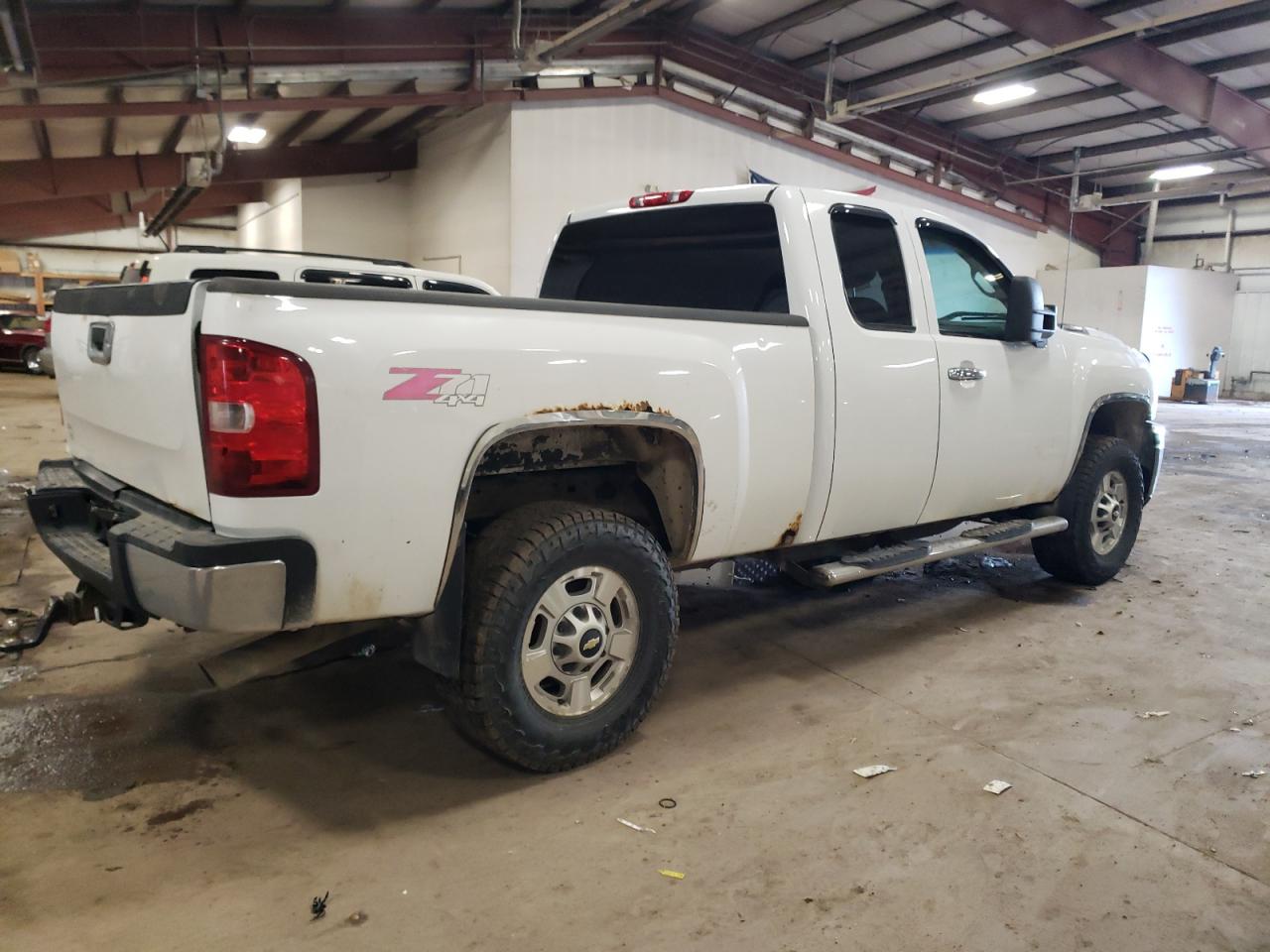 2013 Chevrolet Silverado VIN 1GC2KXCG1DZ132285 Copart auction photo, front end / side damage thumbnail 3