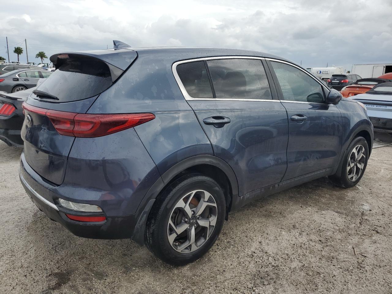 2022 KIA Sportage VIN KNDPM3AC5N7977386 Copart auction photo, water/flood damage thumbnail 3