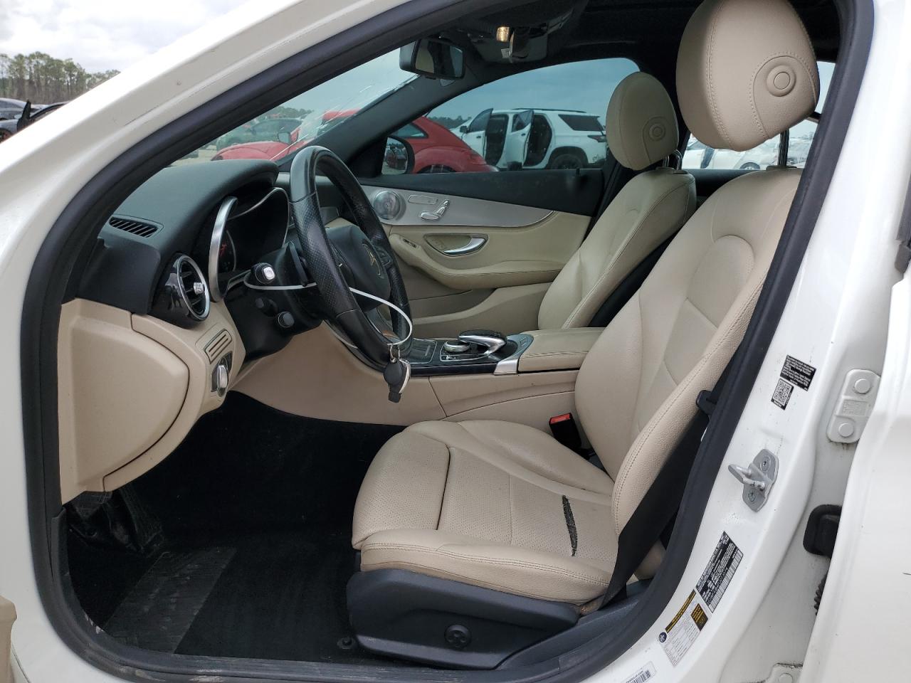 2015 Mercedes-Benz C-klasse VIN 55SWF4JB4FU073574 Copart auction photo, front end / minor dent/scratches damage thumbnail 7
