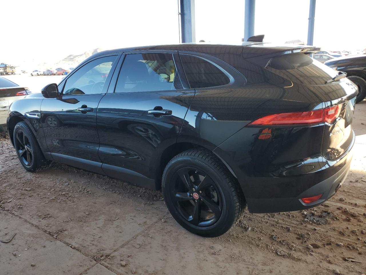2017 Jaguar F-Pace VIN SADCJ2BV4HA899499 Copart auction photo, minor dent/scratches damage thumbnail 2