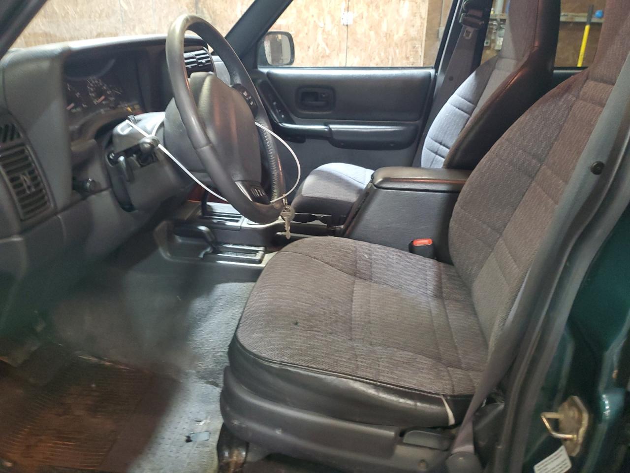 2001 Jeep Grand Cherokee VIN 1J4FF48S61L562355 Copart auction photo, front end damage thumbnail 7