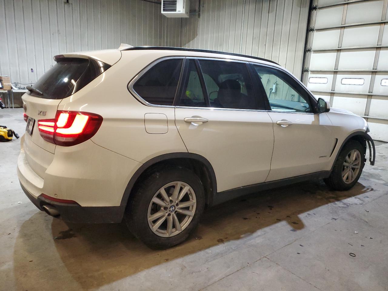 2014 BMW X5 VIN 5UXKR0C50E0K45084 Copart auction photo, front end damage thumbnail 3