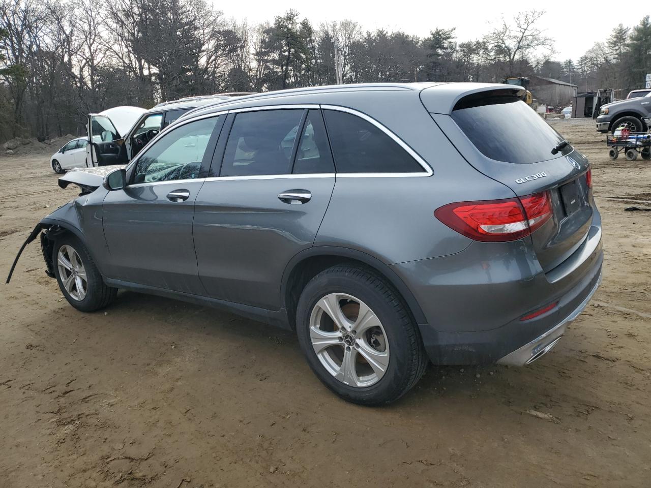2018 Mercedes-Benz GLC VIN WDC0G4KB9JV021476 Copart auction photo, front end / minor dent/scratches damage thumbnail 2