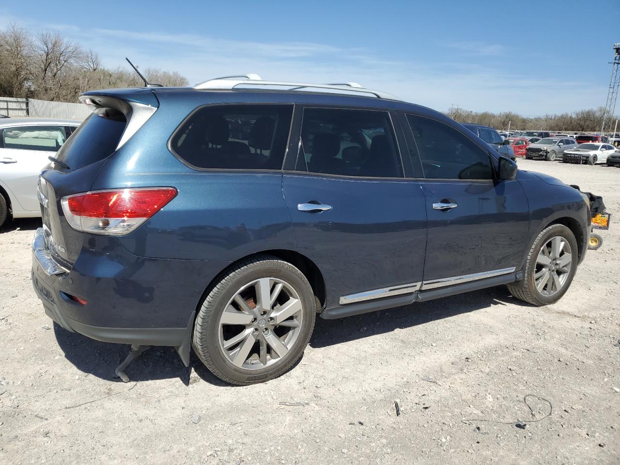 2014 Nissan Pathfinder VIN 5N1AR2MN5EC636944 Copart auction photo, rear end damage thumbnail 3