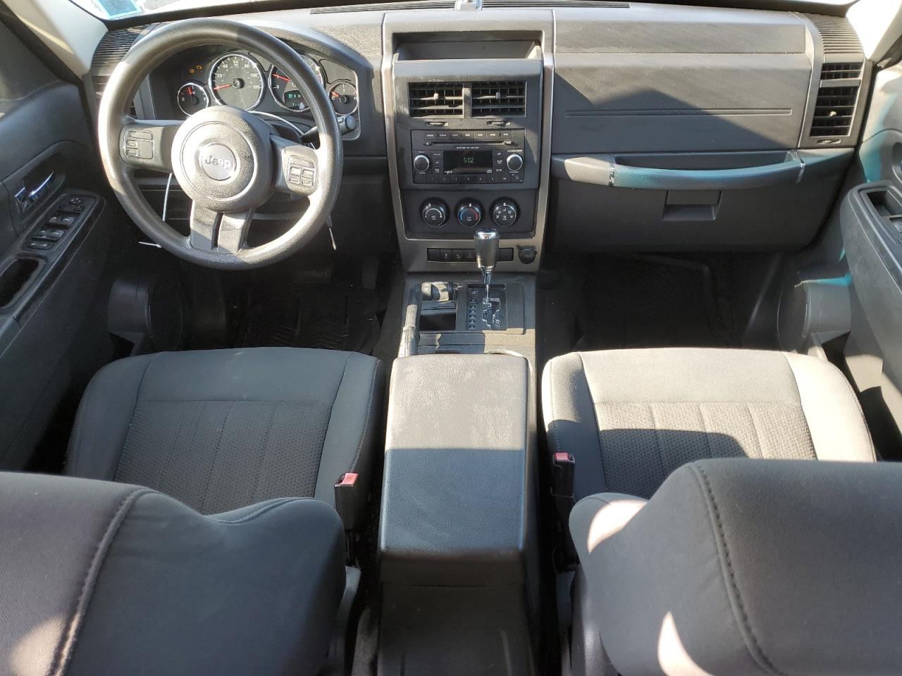 2012 Jeep Liberty (North America) VIN 1C4PJMAK5CW140209 Copart auction photo, minor dent/scratches damage thumbnail 8