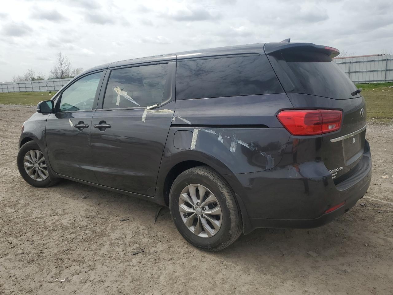 2021 KIA Sedona VIN KNDMB5C17M6665266 Copart auction photo, burn / vandalism damage thumbnail 2
