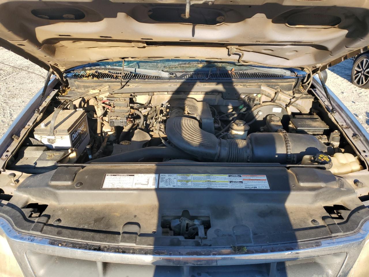 1998 Ford F-150 VIN 1FTZX0766WKA33997 Copart auction photo, all over damage thumbnail 11