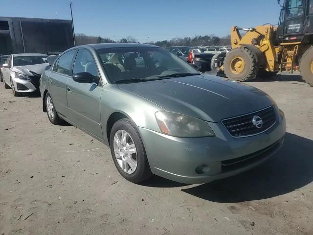 2005 Nissan Altima VIN 1N4AL11D25C240701 Copart auction photo, rear end / minor dent/scratches damage thumbnail 11
