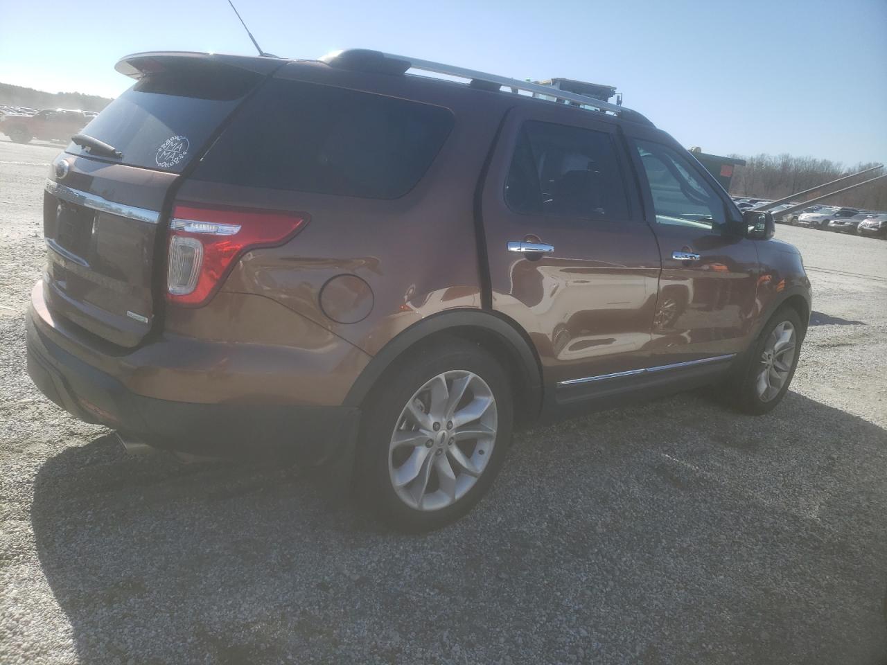 2012 Ford Explorer VIN 1FMHK7F81CGA43031 Copart auction photo, side / rear end damage thumbnail 3