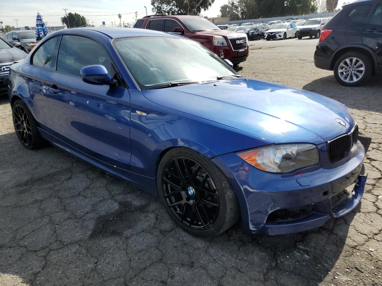 2010 BMW 1er VIN WBAUP7C55AVF07560 Copart auction photo, all over damage thumbnail 4