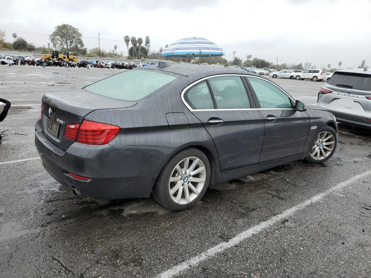 2014 BMW 5er VIN WBA5B1C53ED482926 Copart auction photo, front end / minor dent/scratches damage thumbnail 3