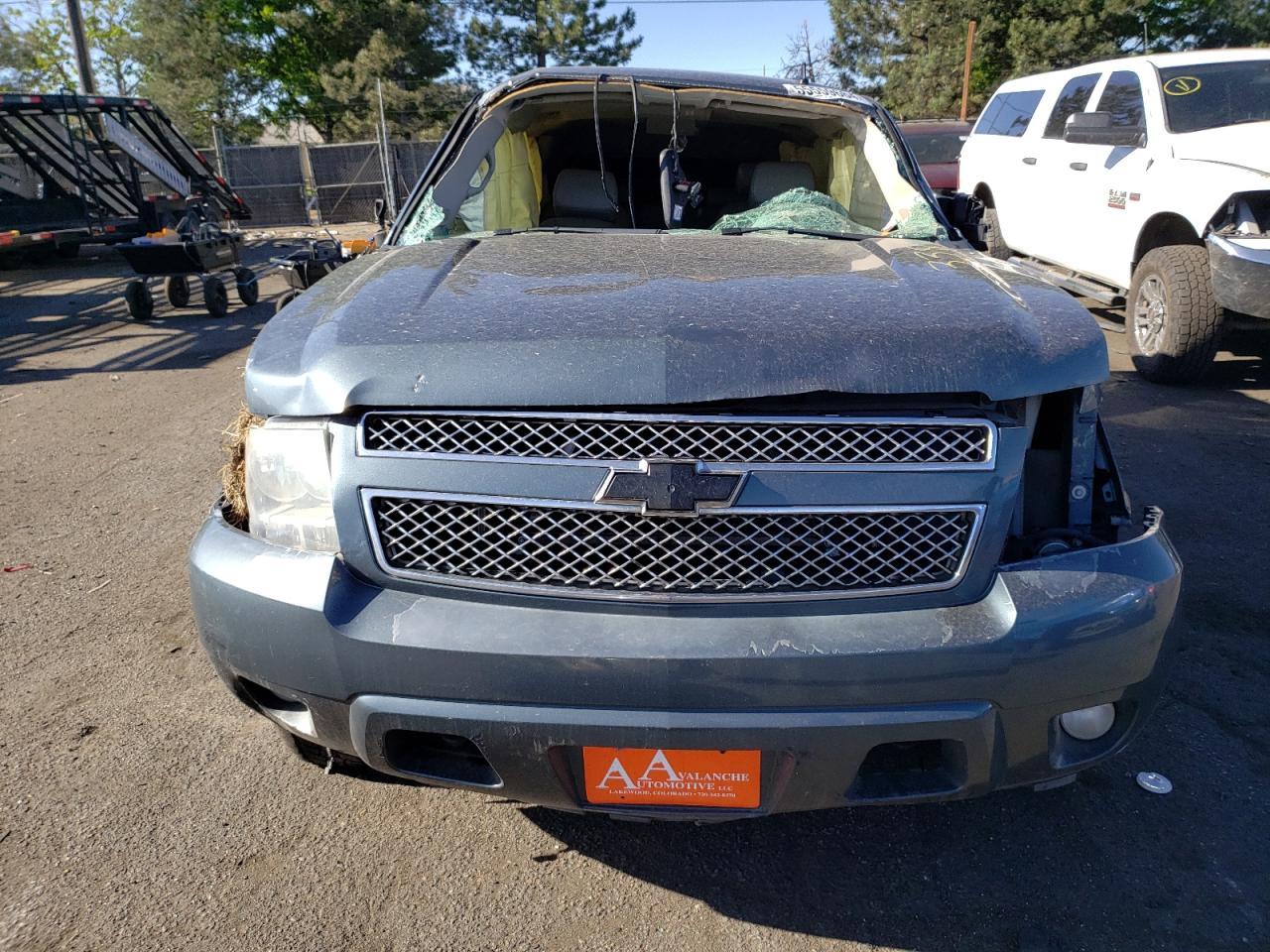 2008 Chevrolet Tahoe VIN 1GNFK13068J120338 Copart auction photo, all over damage thumbnail 5
