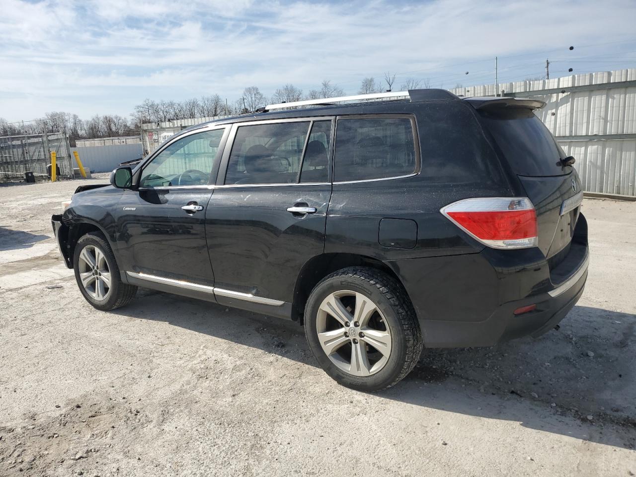 2013 Toyota Highlander VIN 5TDDK3EH9DS209882 Copart auction photo, front end / minor dent/scratches damage thumbnail 2