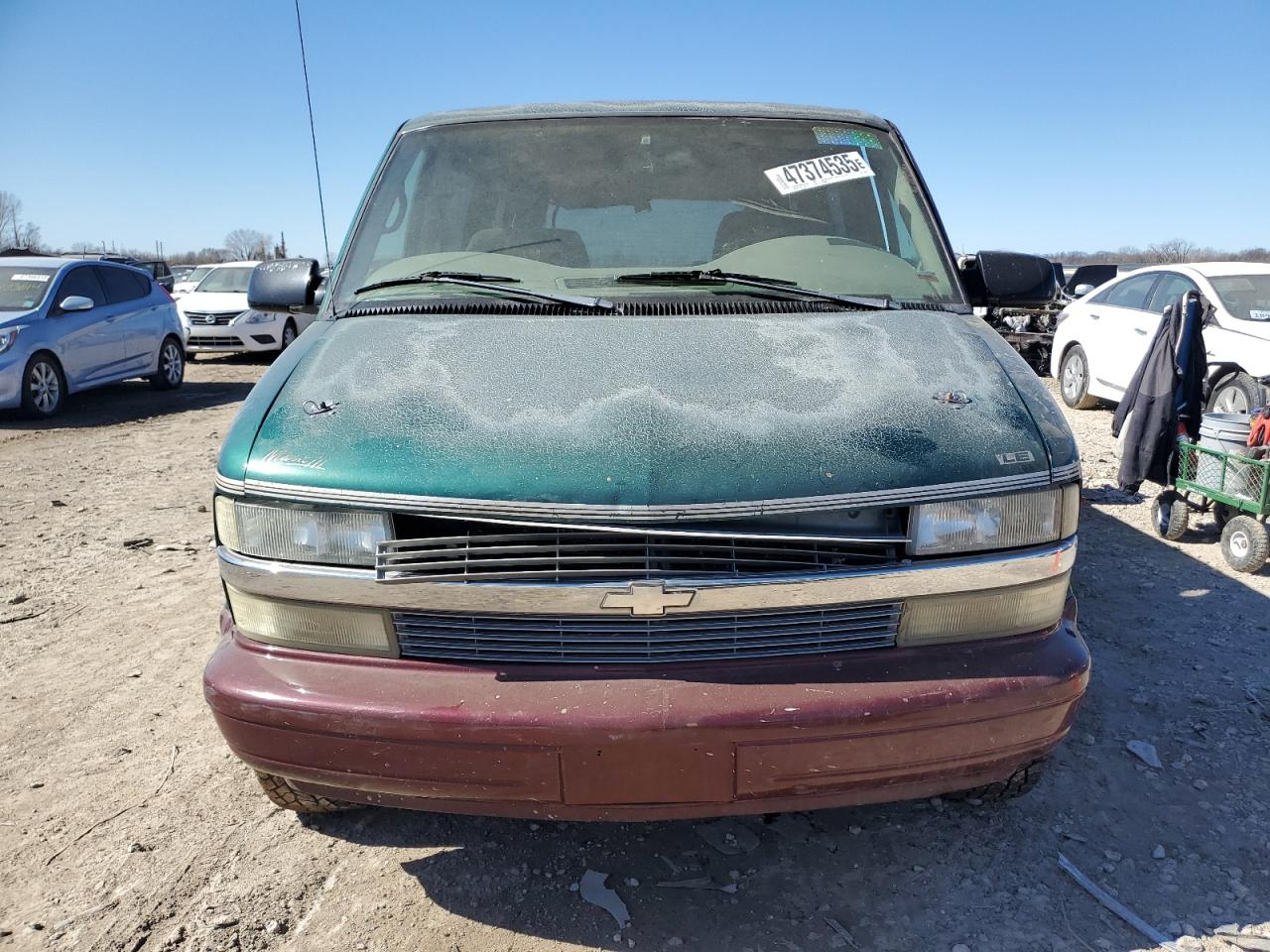 1998 Chevrolet Astro VIN 1GBDM19W2WB142029 Copart auction photo, rear end / all over damage thumbnail 5