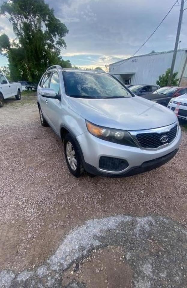 2013 KIA Sorento VIN 5XYKUDA2XDG316722