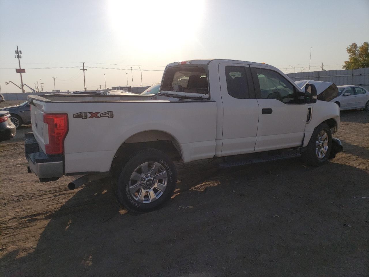 2019 Ford F250 VIN 1FT7X2B68KEG75169 Copart auction photo, front end damage thumbnail 3