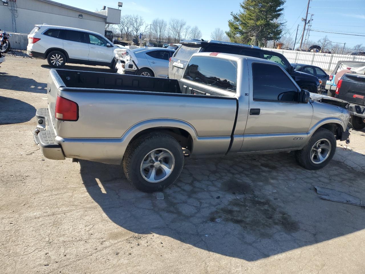 2001 Chevrolet S-10 Pickup VIN 1GCCS14591K102650 Copart auction photo, front end damage thumbnail 3