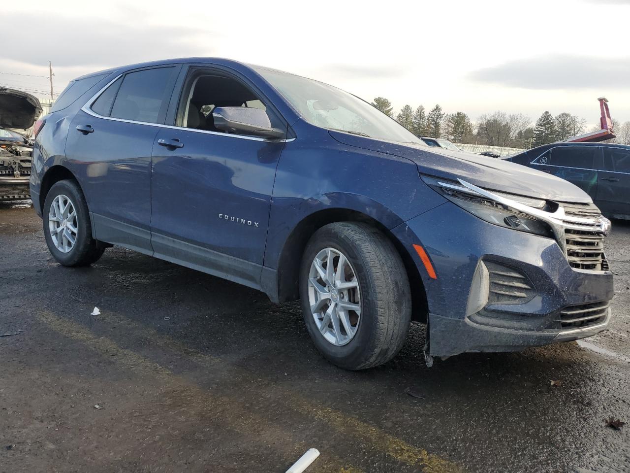 2022 Chevrolet Equinox VIN 3GNAXUEV3NL248904 Copart auction photo, front end / side damage thumbnail 4