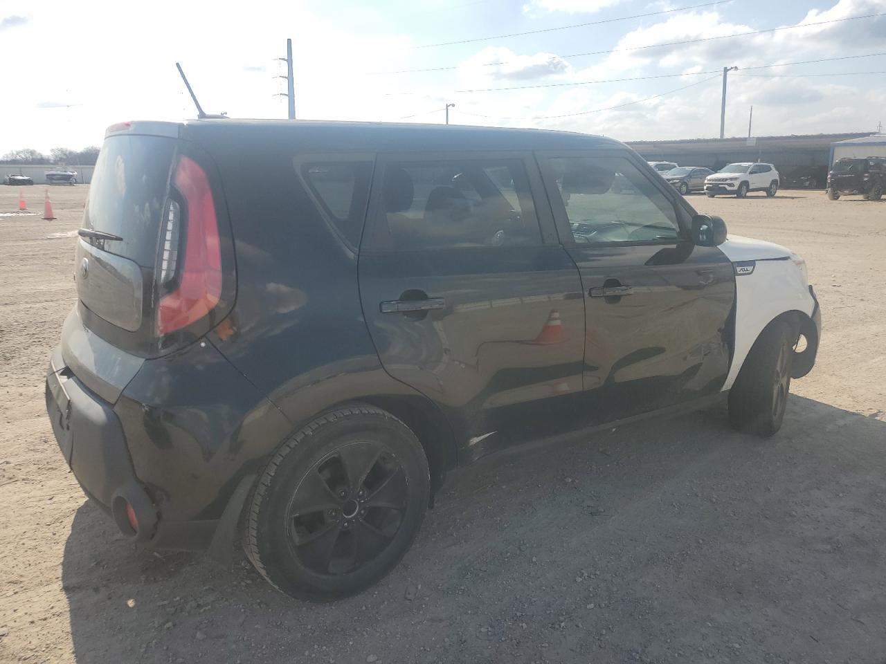 2015 KIA Soul VIN KNDJN2A28F7749565 Copart auction photo, hail damage thumbnail 3