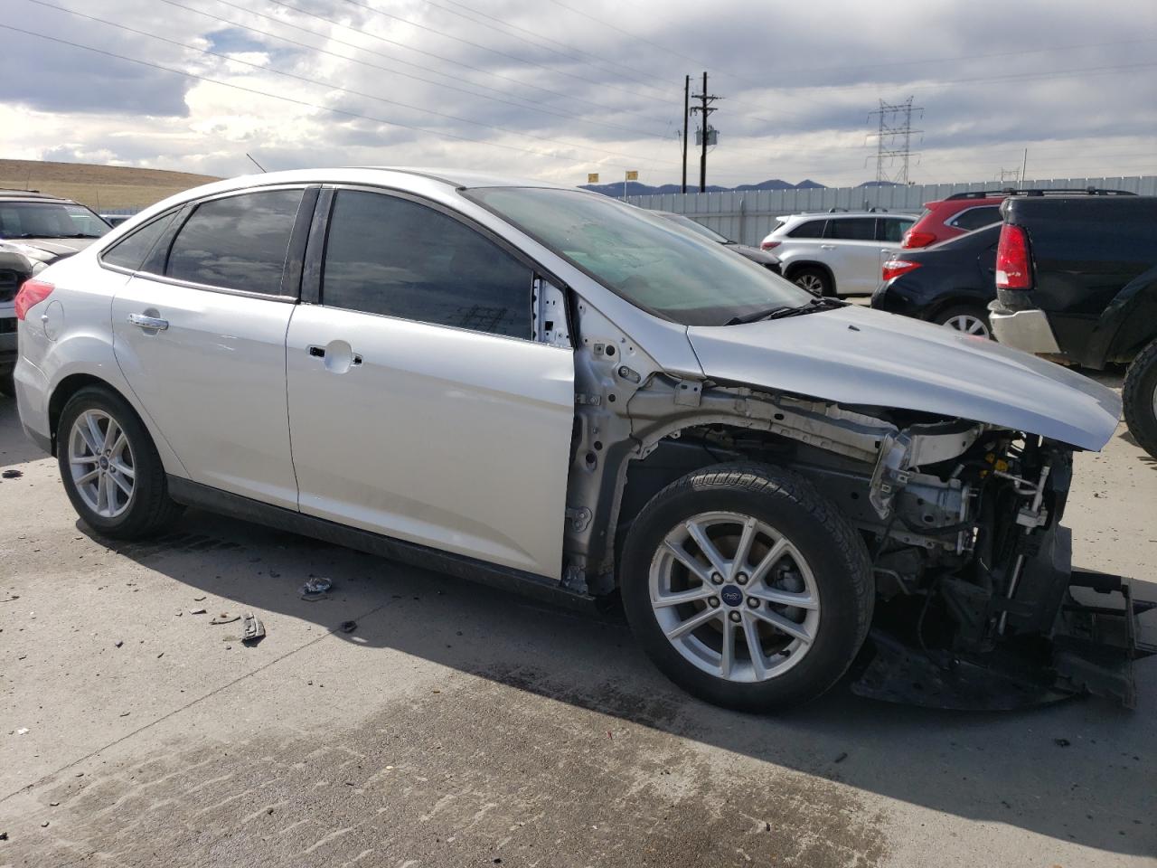 2017 Ford Focus VIN 1FADP3F25HL266802 Copart auction photo, front end / minor dent/scratches damage thumbnail 4