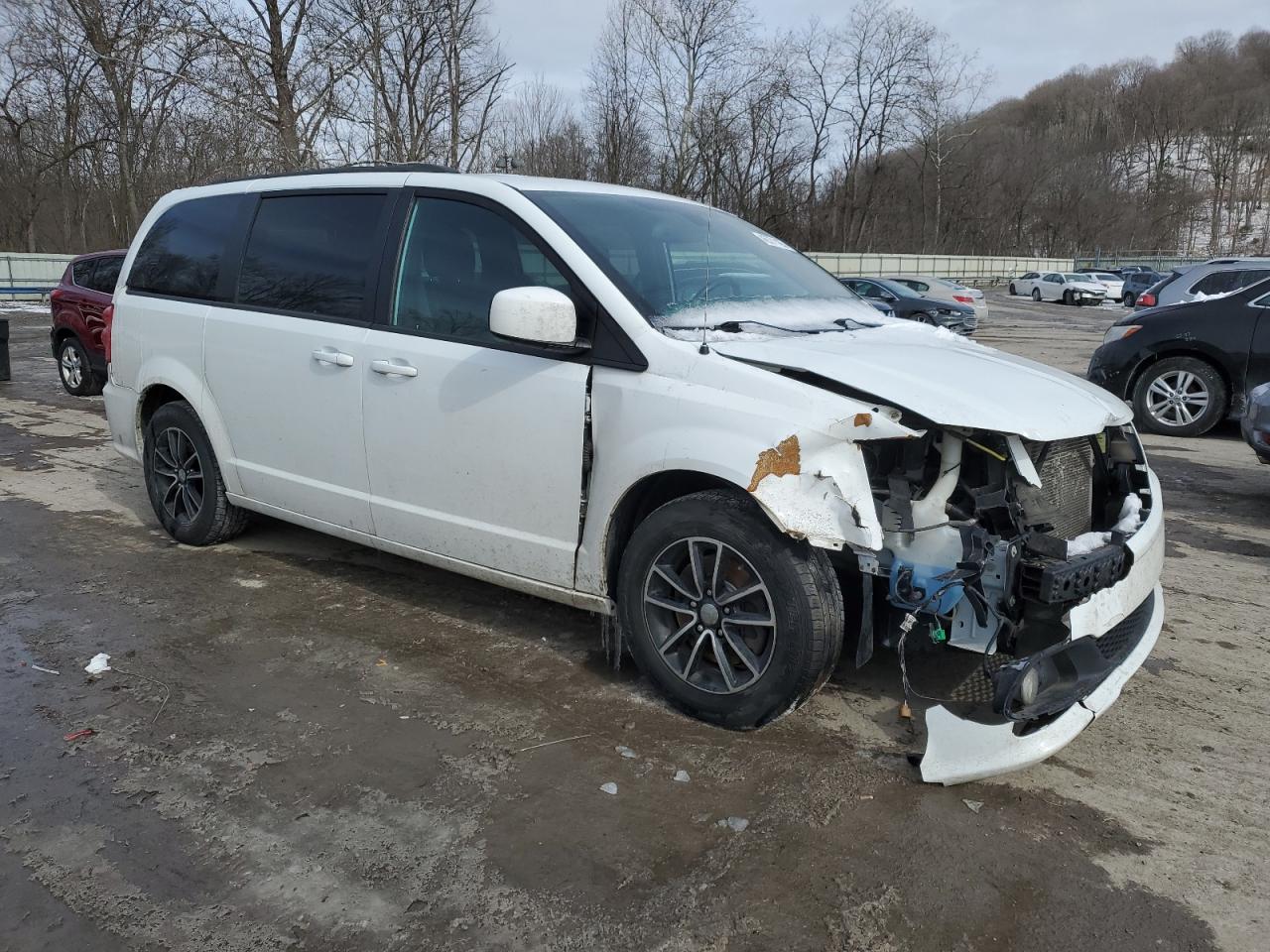 2018 Dodge Caravan VIN 2C4RDGEG0JR343098 Copart auction photo, front end damage thumbnail 4