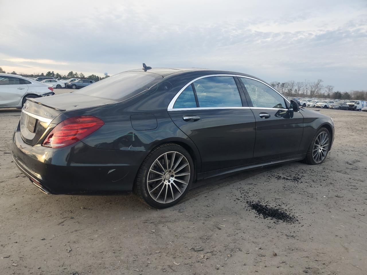 2016 Mercedes-Benz S-klasse VIN WDDUG8FB2GA233067 Copart auction photo, vandalism / all over damage thumbnail 3