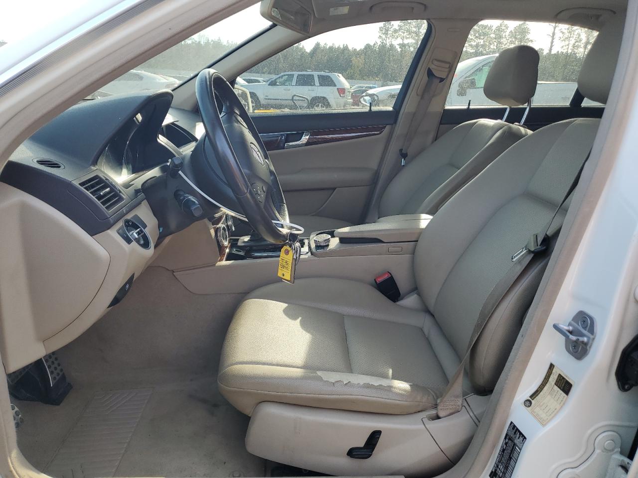 2011 Mercedes-Benz C-klasse VIN WDDGF8BB1BR178367 Copart auction photo, front end damage thumbnail 7