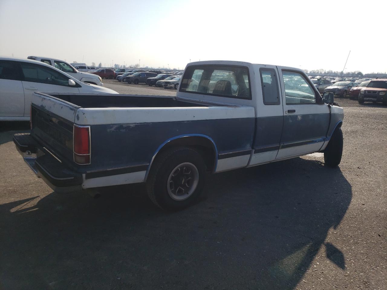 1992 Chevrolet S-10 Pickup VIN 1GCCS19R4N2179797 Copart auction photo, front end damage thumbnail 3
