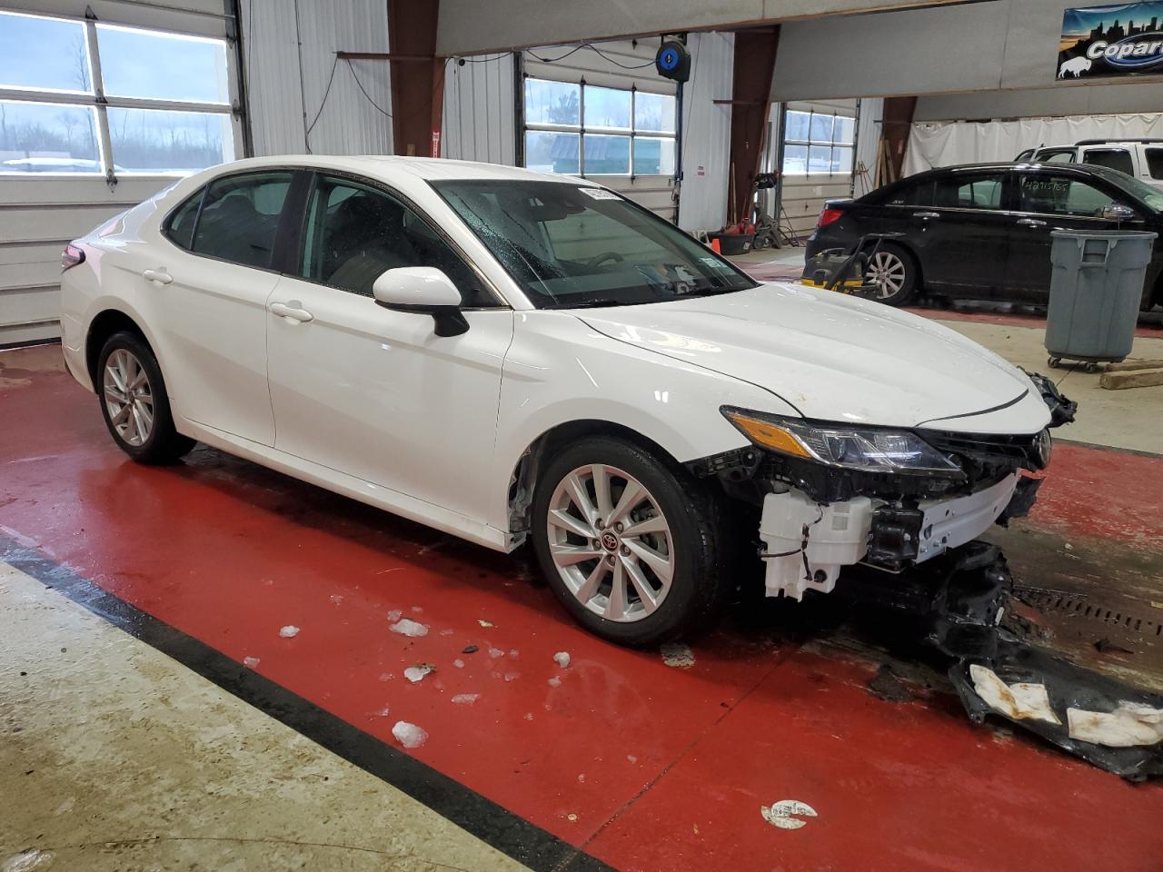 2021 Toyota Camry VIN 4T1C11AK8MU580480 Copart auction photo, side / front end damage thumbnail 4