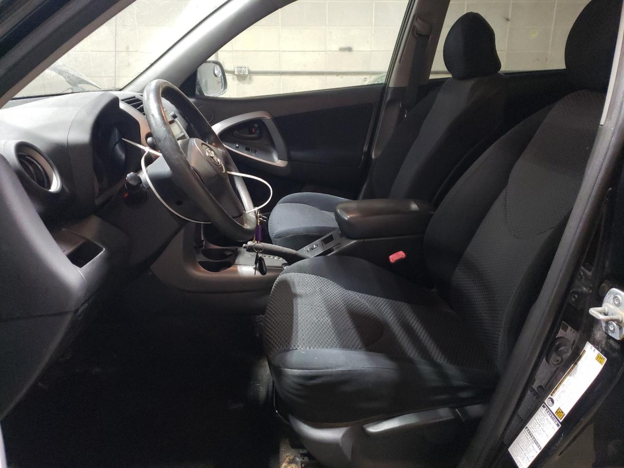 2006 Toyota RAV 4 VIN JTMBK32V265005404 Copart auction photo, minor dent/scratches damage thumbnail 7