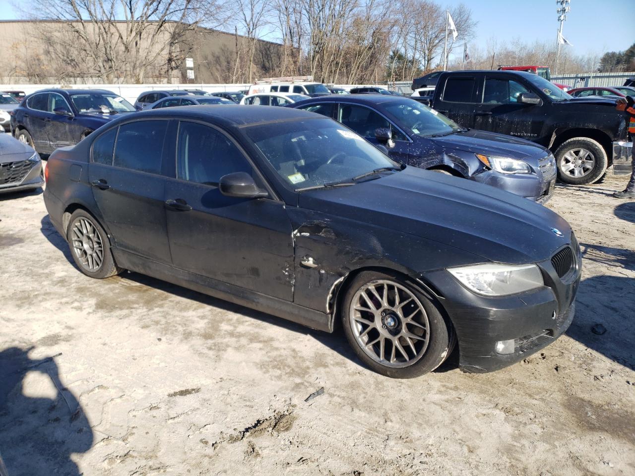 2011 BMW 3er VIN WBAPK5G59BNN32132 Copart auction photo, front end / minor dent/scratches damage thumbnail 4