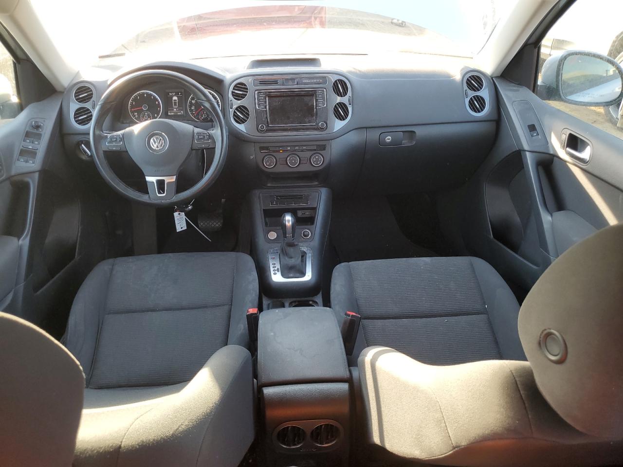 2017 Volkswagen Tiguan VIN WVGBV7AXXHK050589 Copart auction photo, side damage thumbnail 8