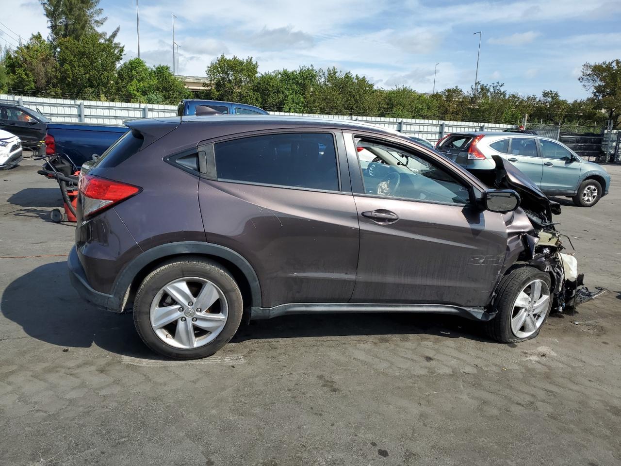 2019 Honda HR-V VIN 3CZRU5H55KM714838 Copart auction photo, front end damage thumbnail 3
