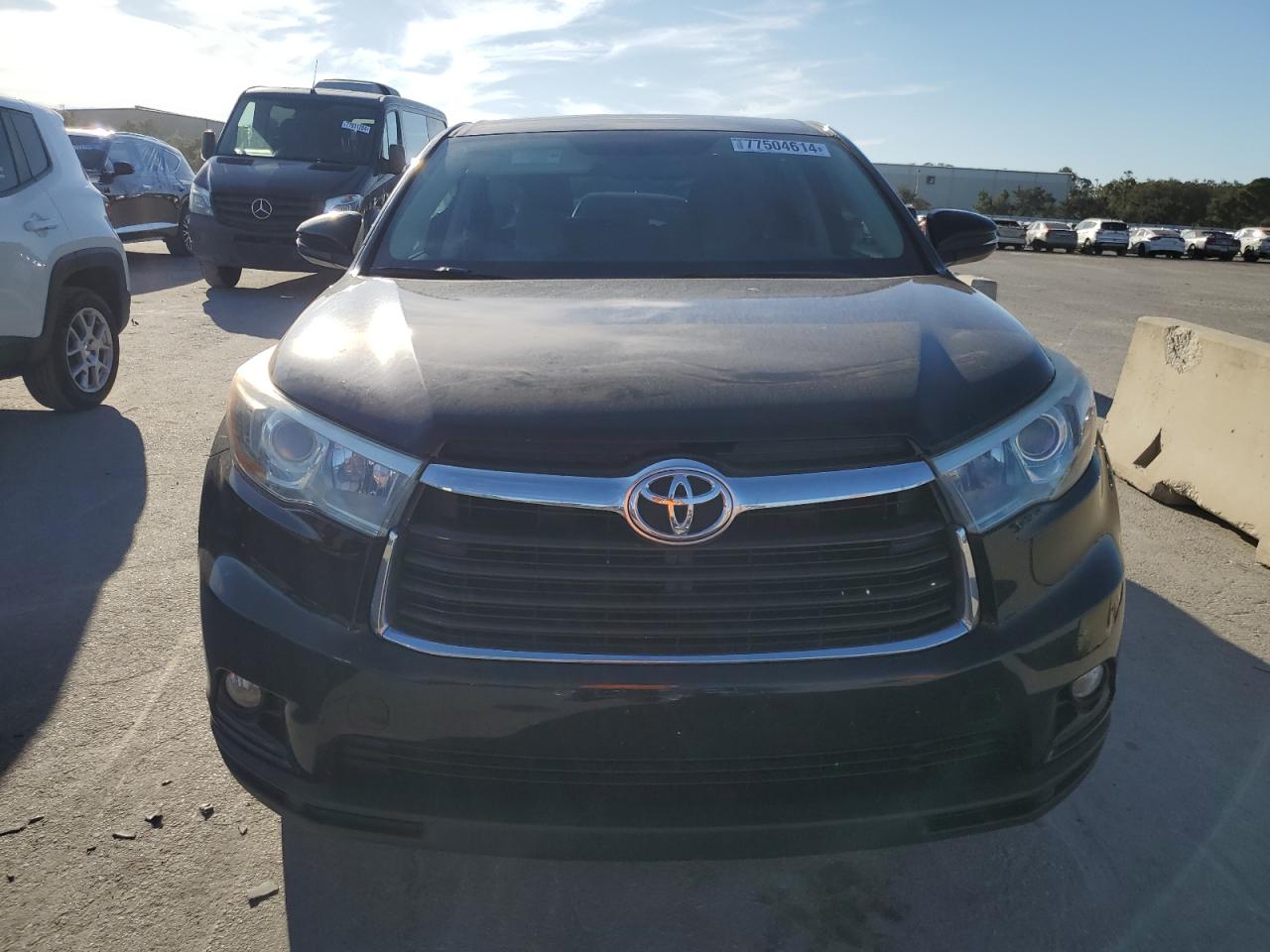 2016 Toyota Highlander VIN 5TDZKRFH1GS156042 Copart auction photo, side / rear end damage thumbnail 5