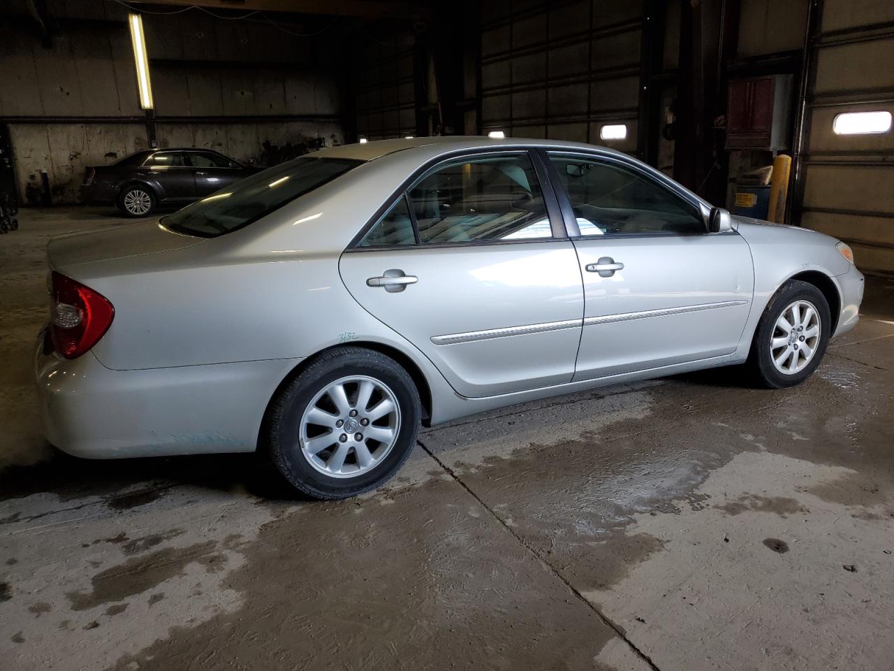 2003 Toyota Camry VIN 4T1BF30KX3U059706 Copart auction photo, front end / rear end damage thumbnail 3