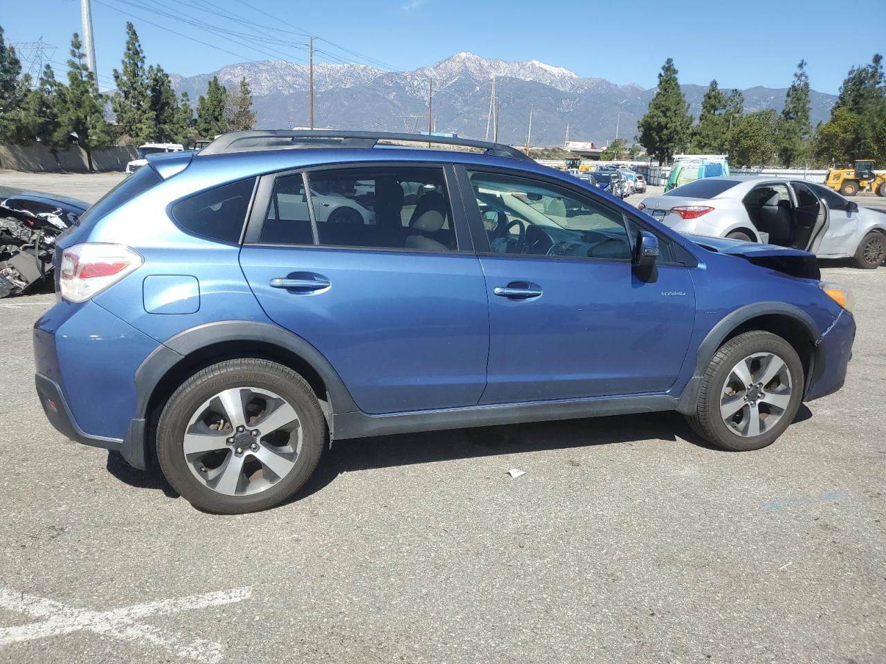 2014 Subaru XV VIN JF2GPBKC9EH245824 Copart auction photo, front end / side damage thumbnail 3
