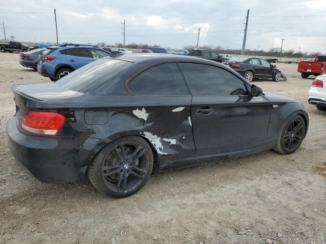 2012 BMW 1er VIN WBAUC9C5XCVM13083 Copart auction photo, rear end damage thumbnail 3