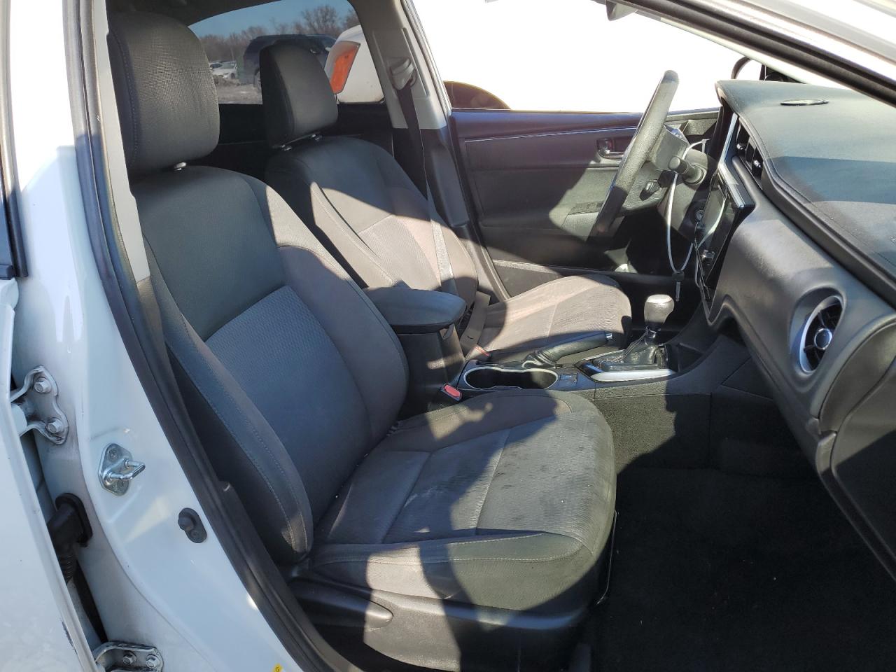 2018 Toyota Corolla VIN 5YFBURHE0JP855564 Copart auction photo, front end / rear end damage thumbnail 7