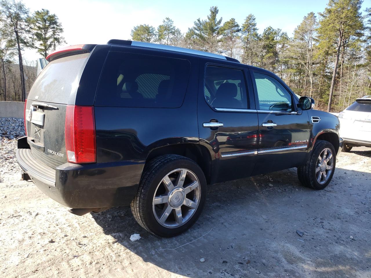 2008 Cadillac Escalade VIN 1GYFK638X8R183899 Copart auction photo, rear end / minor dent/scratches damage thumbnail 3
