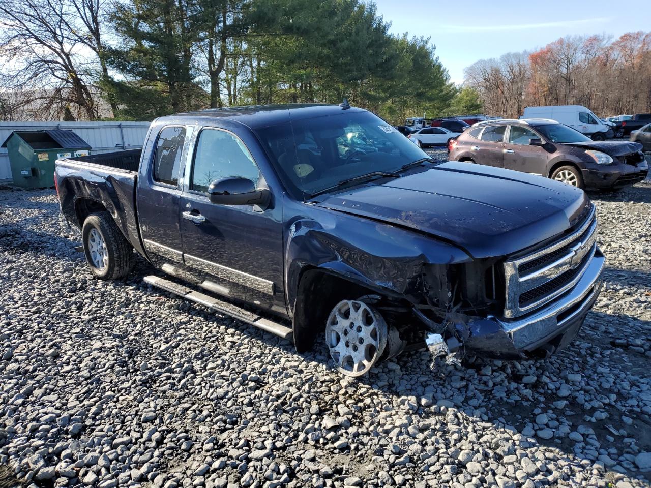 2011 Chevrolet Silverado VIN 1GCRKSE30BZ163987 Copart auction photo, front end / side damage thumbnail 4