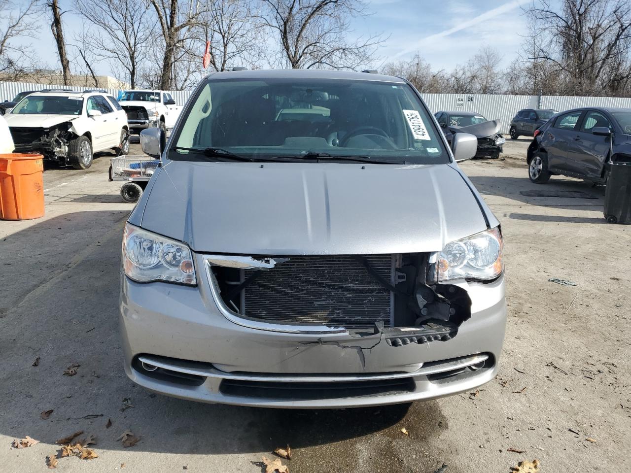2013 Chrysler Town & Country VIN 2C4RC1BG4DR715910 Copart auction photo, front end damage thumbnail 5