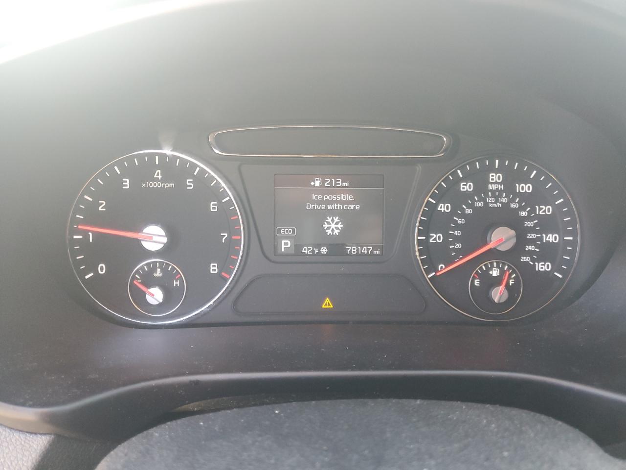 2019 KIA Sorento VIN 5XYPG4A38KG443469 Copart auction photo, rear end damage thumbnail 9