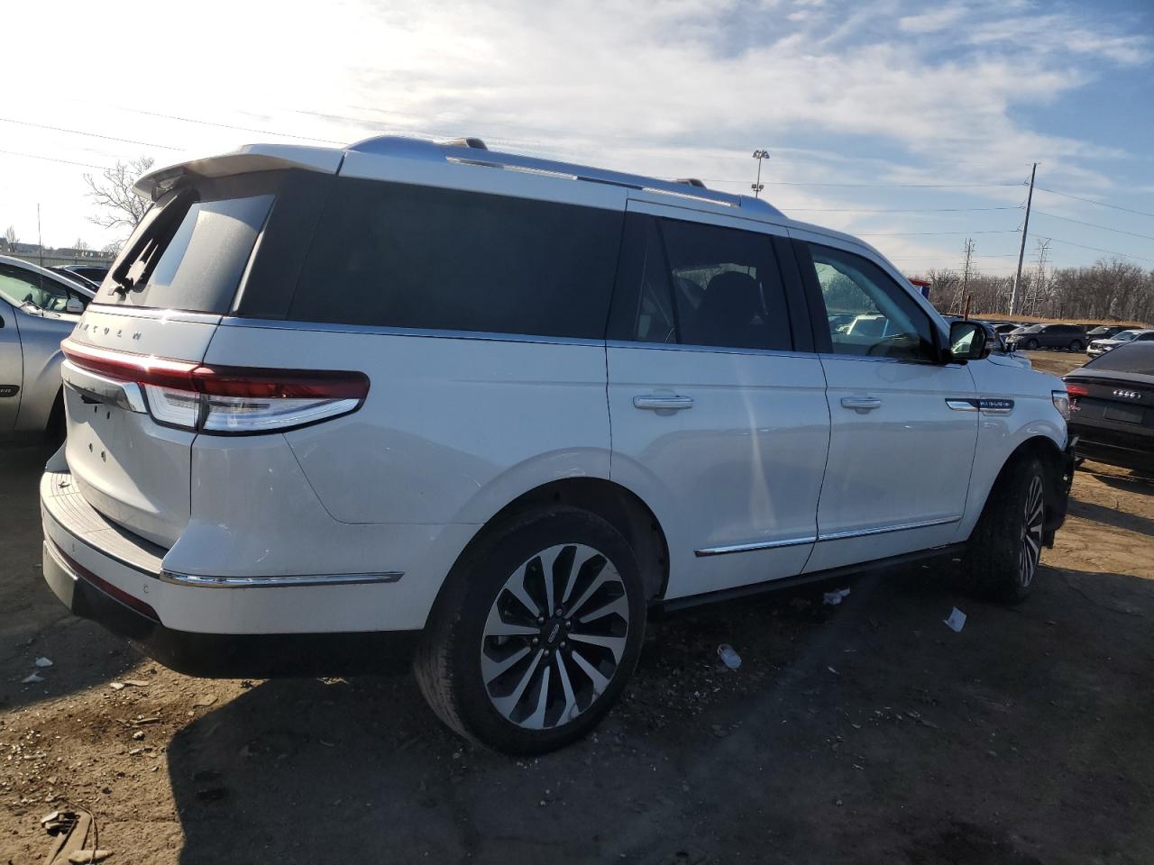 2022 Lincoln Navigator VIN 5LMJJ2LT2NEL12553 Copart auction photo, front end / rear end damage thumbnail 3