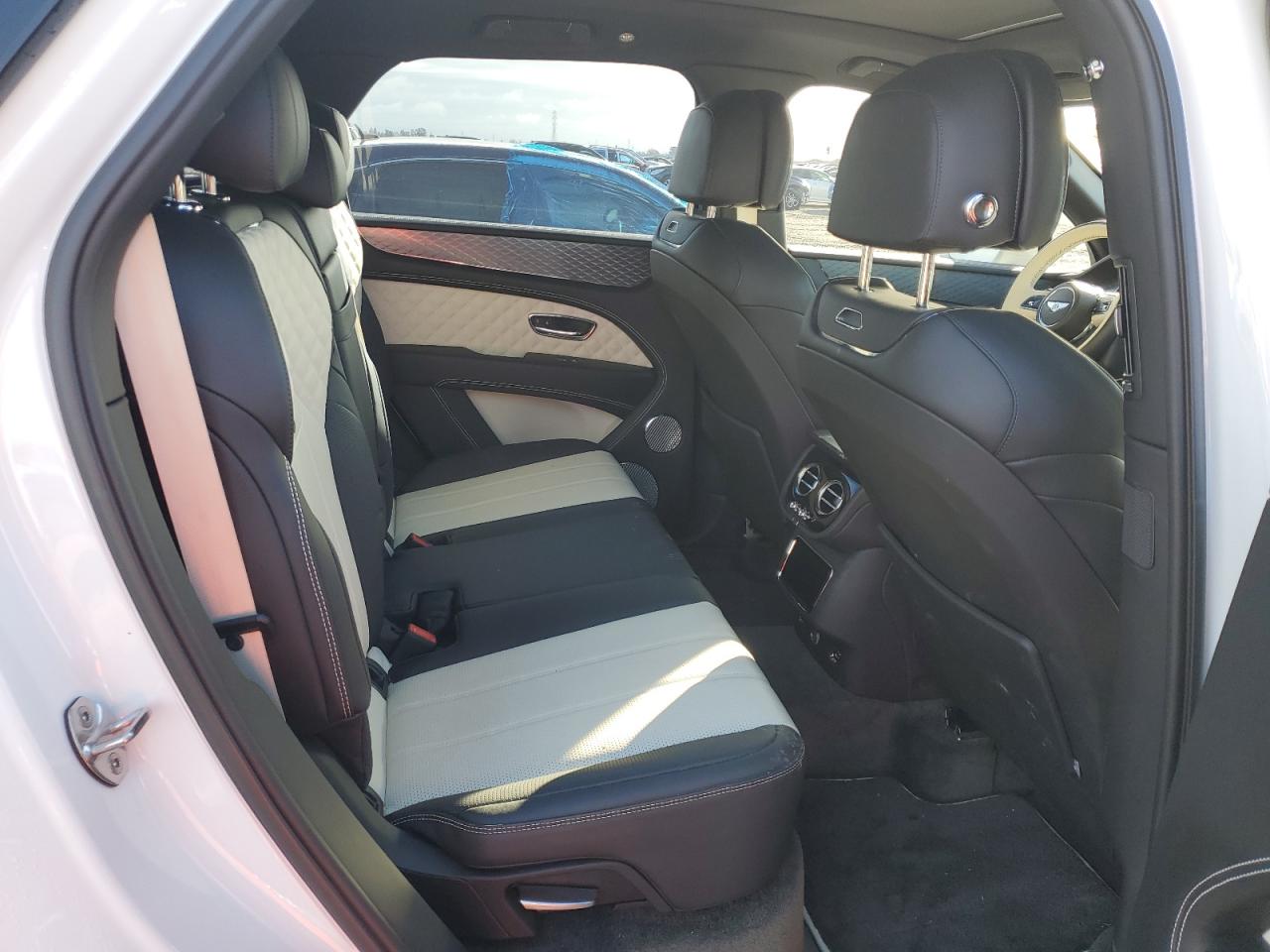 2022 Bentley Bentayga VIN SJAAM2ZVXNC012070 Copart auction photo, normal wear damage thumbnail 10