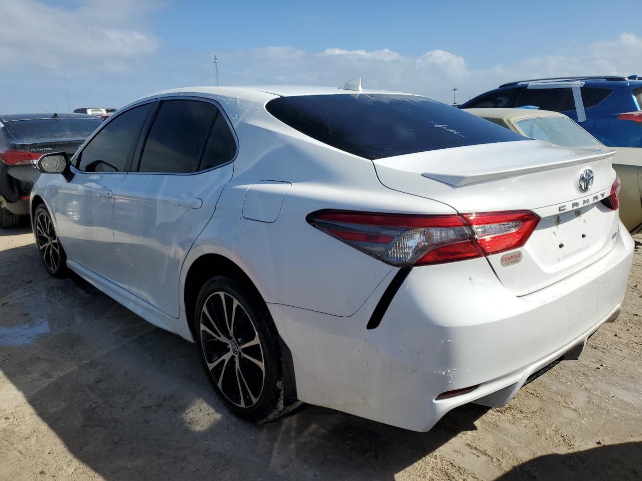 2019 Toyota Camry VIN 4T1B11HK5KU724646 Copart auction photo, water/flood damage thumbnail 2