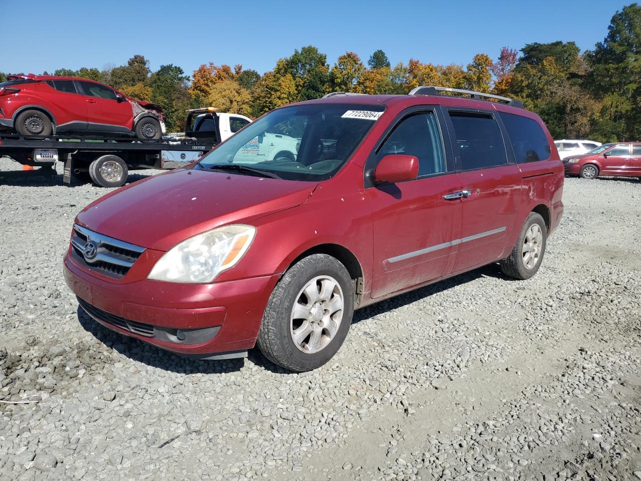 2007 Hyundai Entourage VIN KNDMC233776035717 - Copart auction photo