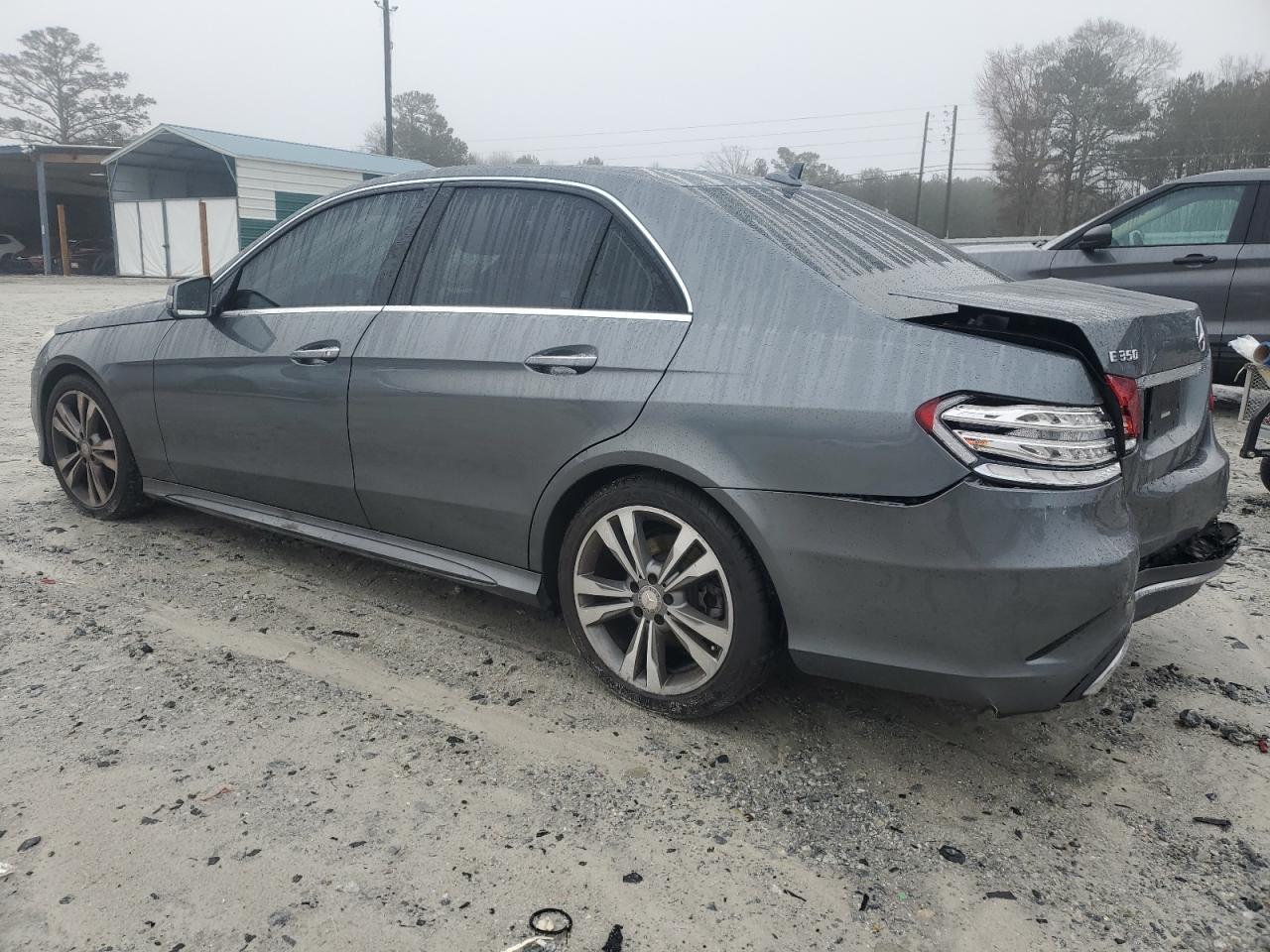 2016 Mercedes-Benz E-klasse VIN WDDHF5KB3GB239625 Copart auction photo, rear end damage thumbnail 2