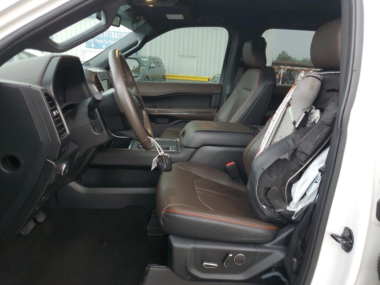 2020 Ford Expedition VIN 1FMJK1NT3LEA65175 Copart auction photo, vandalism damage thumbnail 7